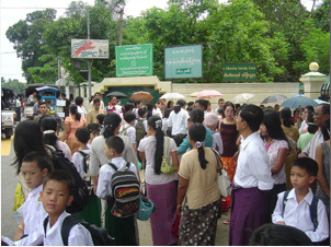 ミャンマーの各学校の新学期r
