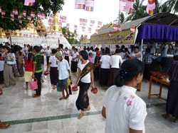 ミャンマーのお祭り